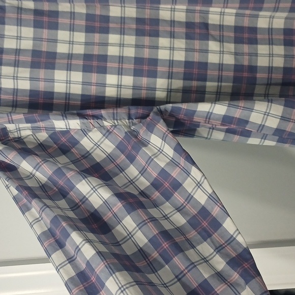 Vineyard vines Men's Purple Plaid Shirt, long-sleeved, pre-owned excellent cond - Picture 7 of 7